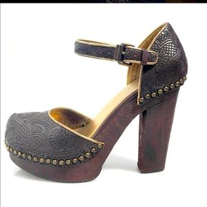 Prada 37.5 leather and wooden clog